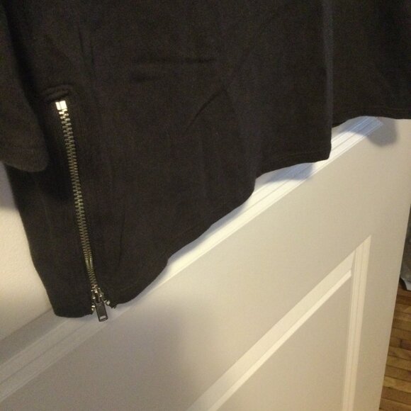 Dark Brown GAP top - Size Large - Picture 2 of 3